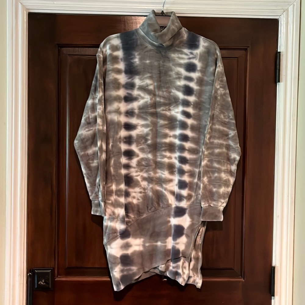 Young Fabulous & Broke Tie Dye Turtleneck Sweater Dress w/Side Zip Size Medium
